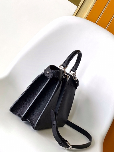 フェンディバッグ側面デザイン